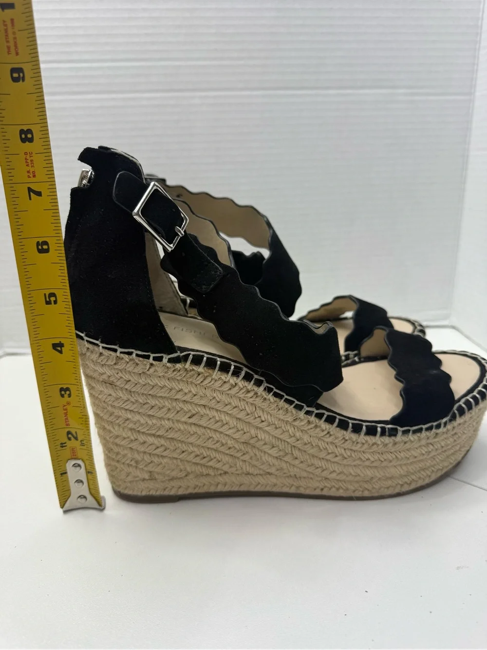 Marc Fisher Calita  Suede Scalloped Platform Wedge Espadrille Sandals Size 8.5